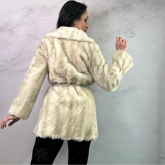 Exclusive Aleutian styled by Dubrowsky and Joseph faux fur coat vintage - Picture 3 of 6